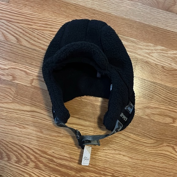 Free People Ascend Fleece Trapper Hat In Black NWT - Picture 6 of 14